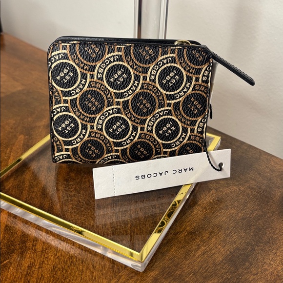 Marc Jacobs NWT Logo Wallet - Picture 5 of 16